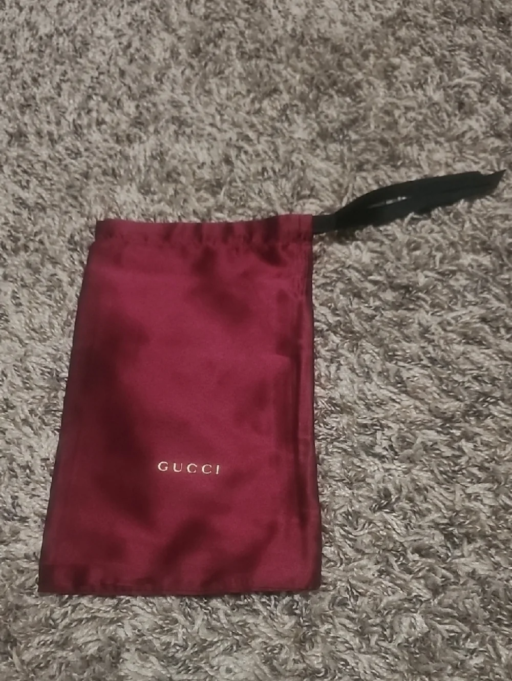 Gucci Satin Drawstring Pouch in Deep Red with Gold Logo - Picture 2 of 4